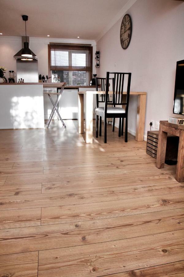 Newly Refurbished In Town Center Apartment เซนต์แอนดรูว์ ภายนอก รูปภาพ